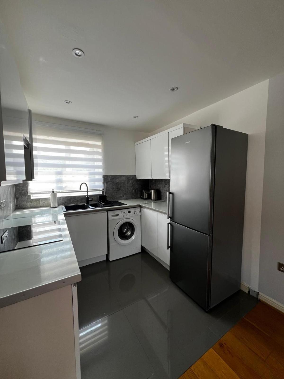 2-Bedroom Flat Walking Distance To Excel London - Perfect Location! Extérieur photo