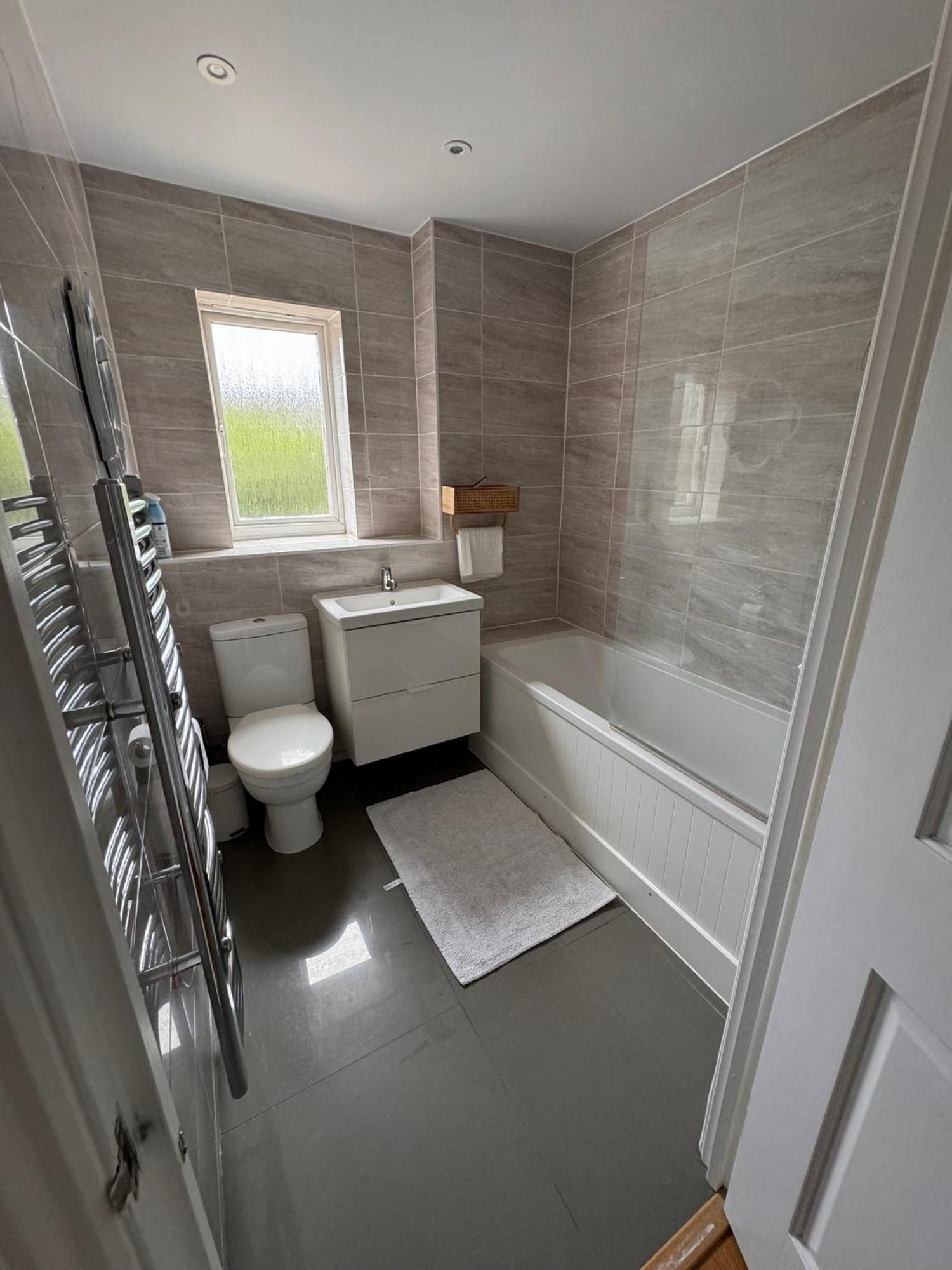 2-Bedroom Flat Walking Distance To Excel London - Perfect Location! Extérieur photo