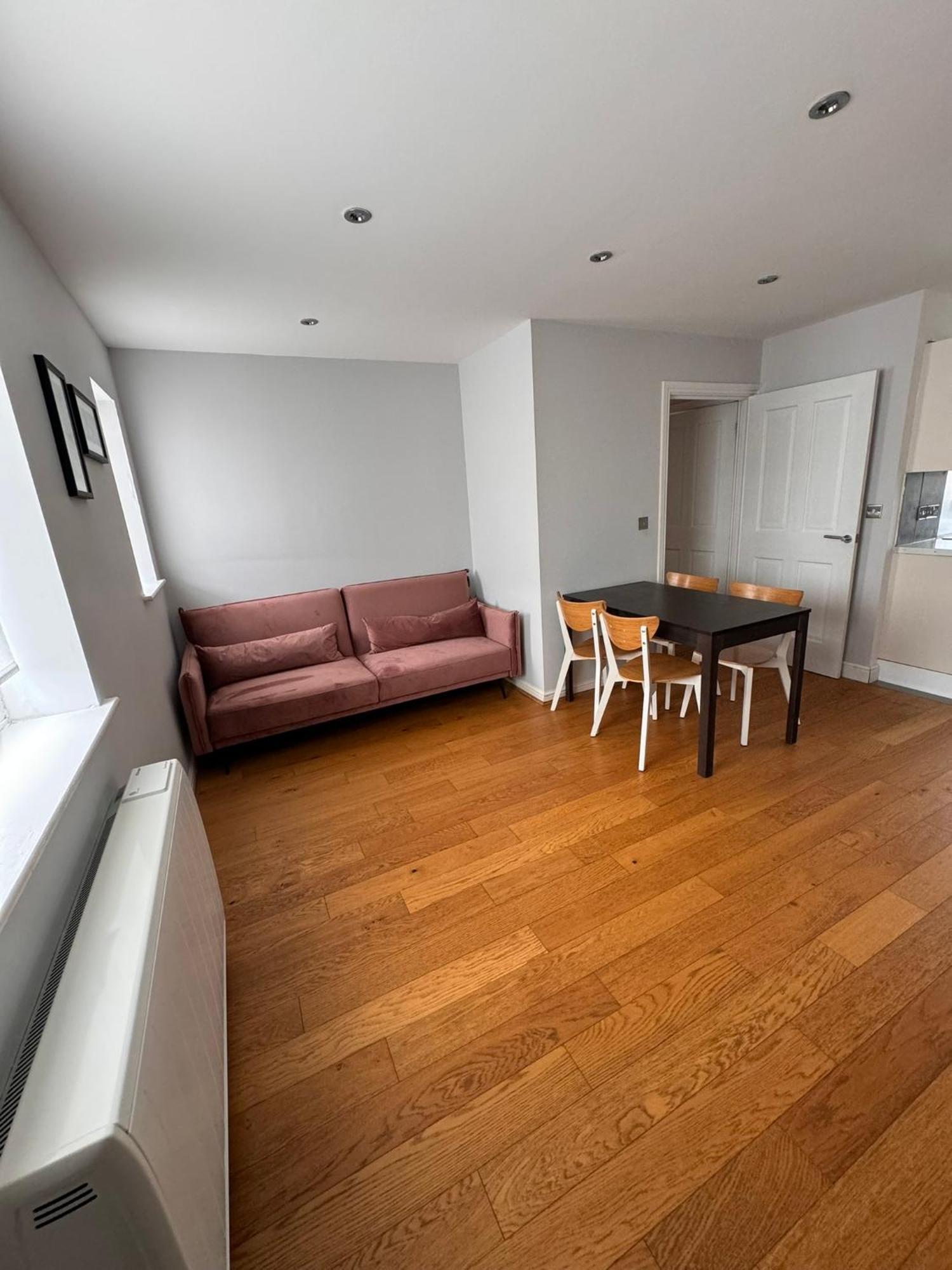2-Bedroom Flat Walking Distance To Excel London - Perfect Location! Extérieur photo